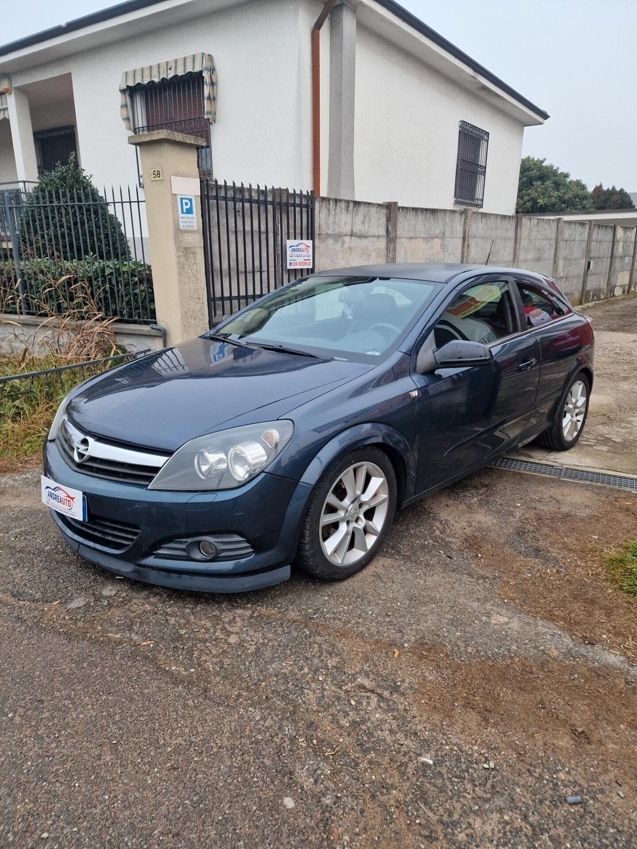 Opel Astra GTC 1.9 CDTI 120CV 3 porte Cosmo