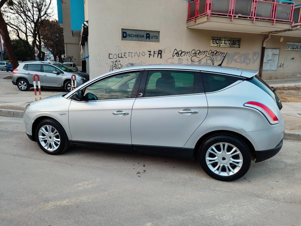 Lancia Delta 1.6 MJT DPF 2011!!