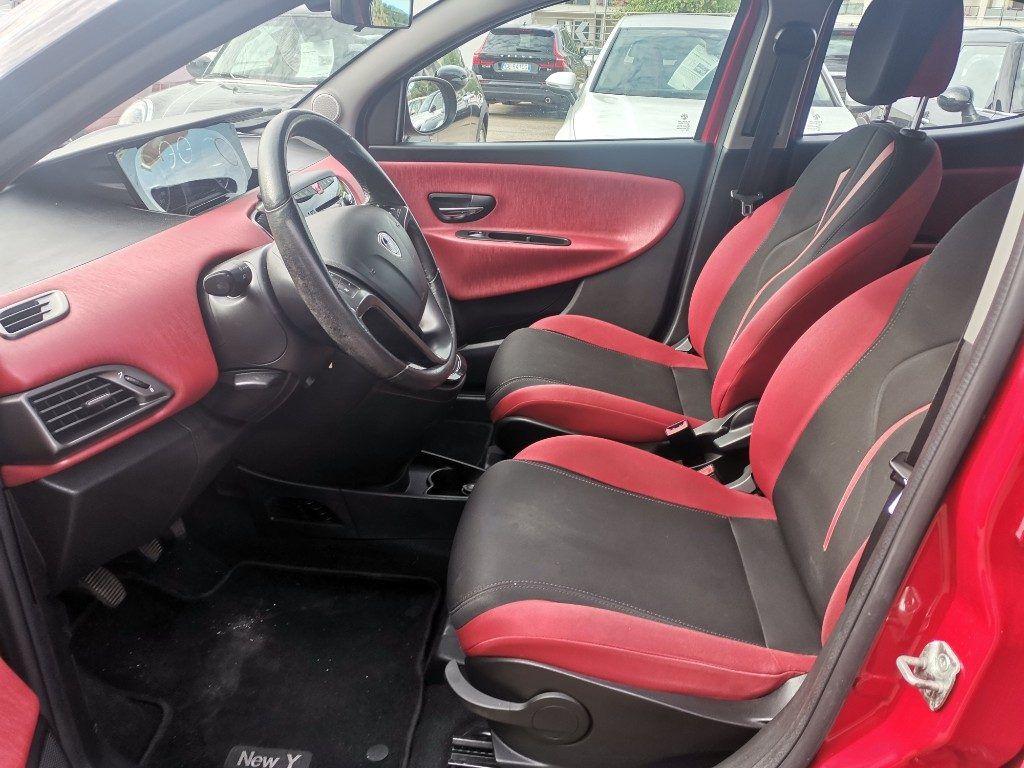 Lancia Ypsilon 1.2 69 CV 5 porte S&S Black&Red