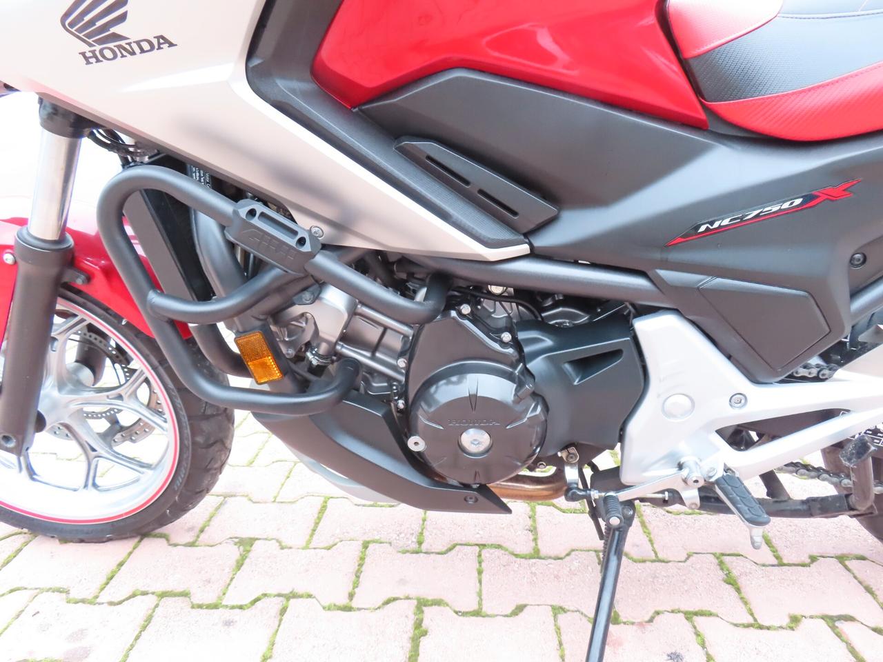 Honda NC 750X FULL 15.000 KM PARI AL NUOVO