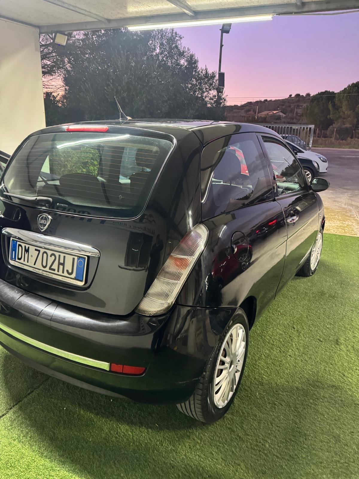 Lancia Ypsilon 1.2 modamilano
