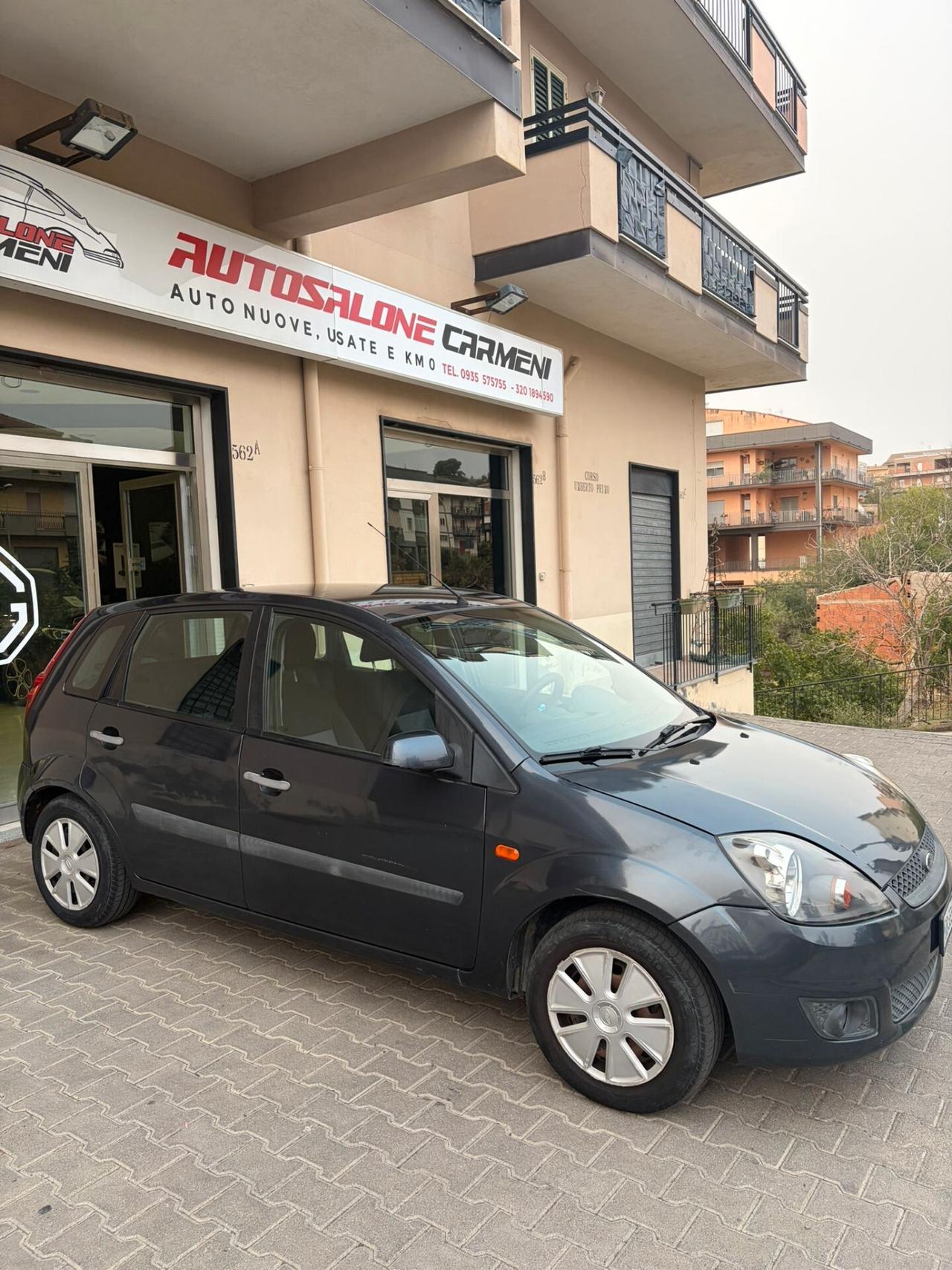 Ford Fiesta 1.2 16V 5p. Ghia