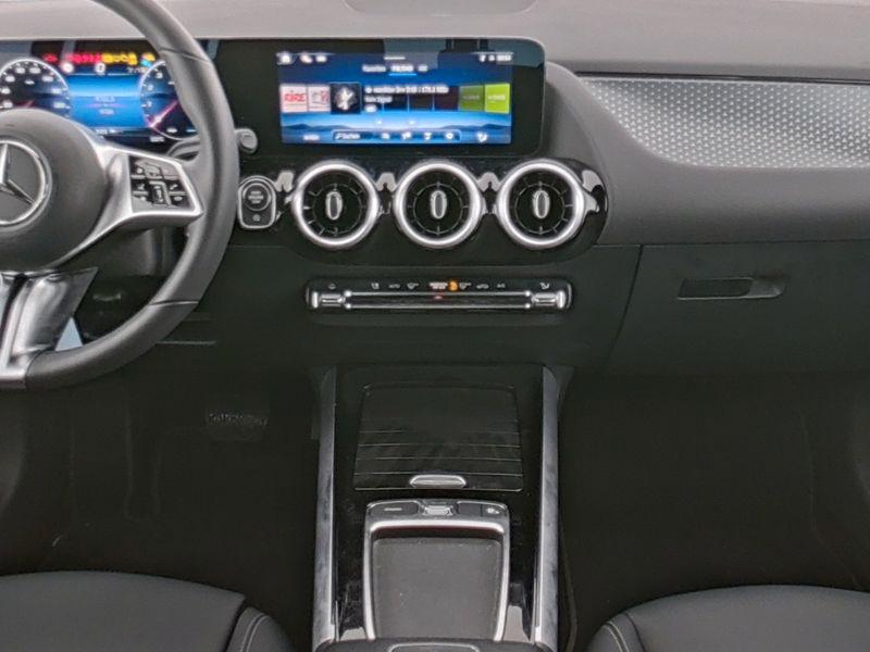 Mercedes-Benz 200 Automatic Progressive Advanced