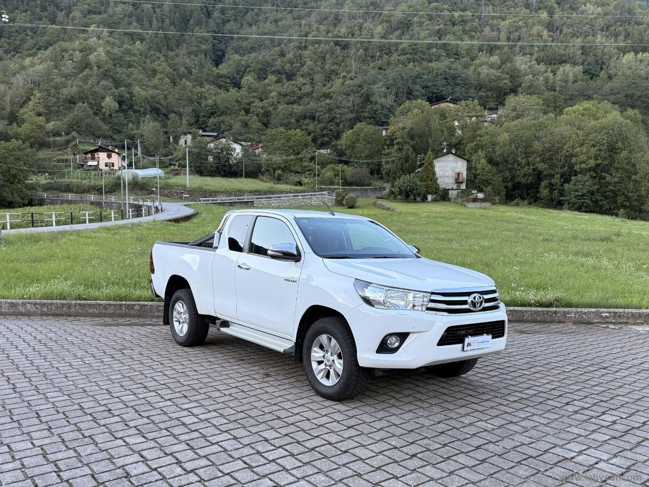 TOYOTA Hilux 2.4 D-4D 4WD 2p. EXTRA CAB CAMERA SENS PARK