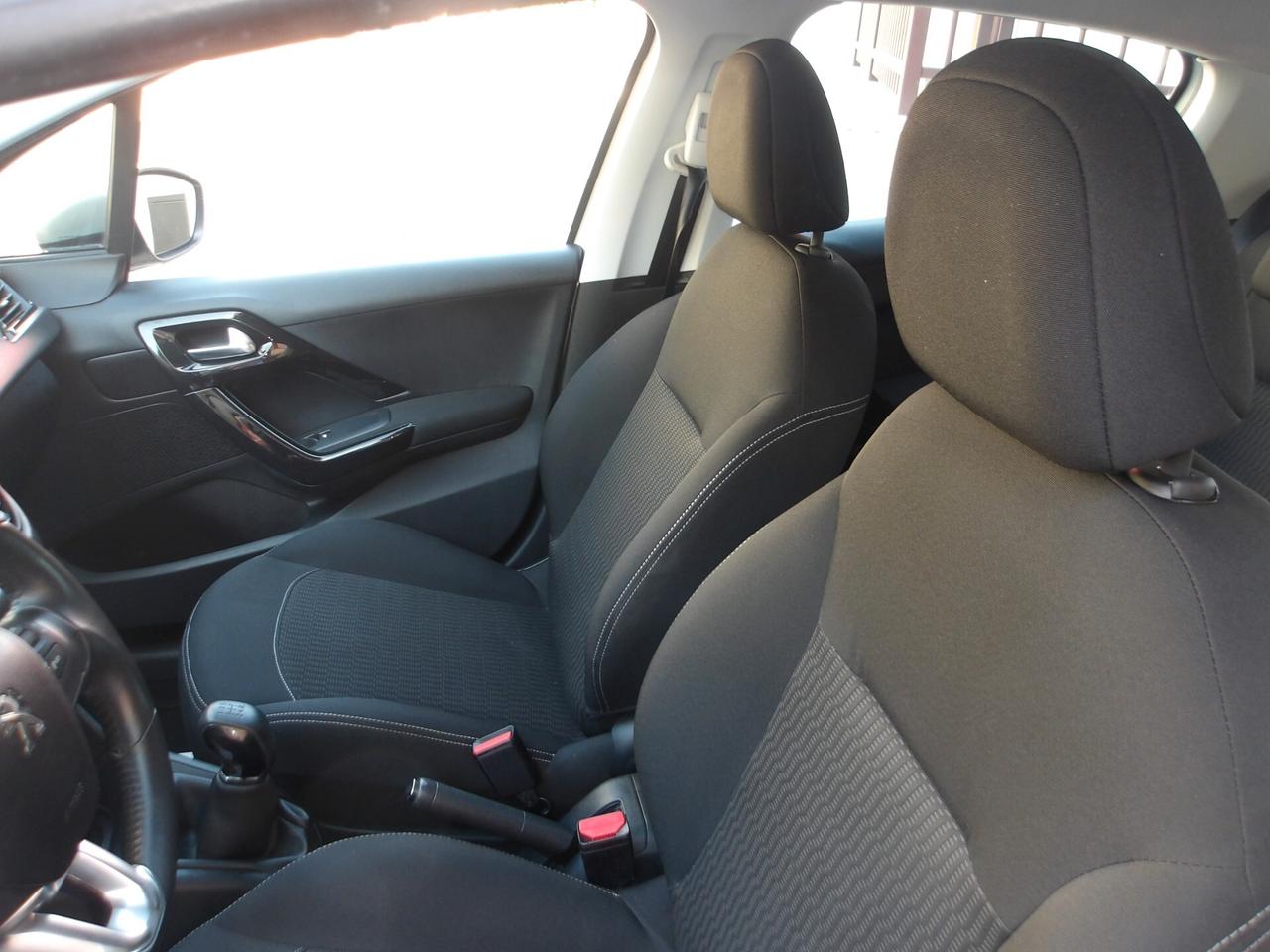 PEUGEOT 208 1.2 BENZ-KM 80.000-2017