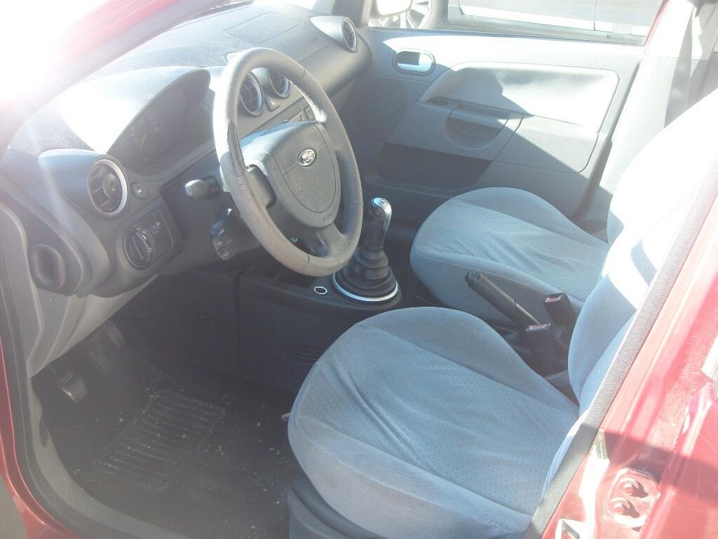 Ford Fiesta 1.4 DIESEL - 2003