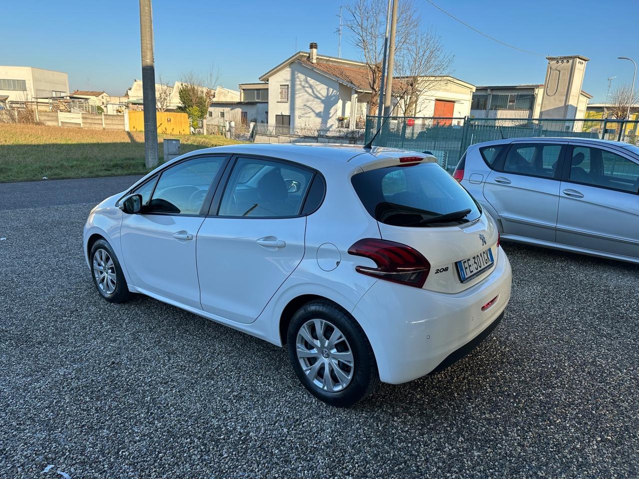 Peugeot 208 PureTech 82 5 porte Allure