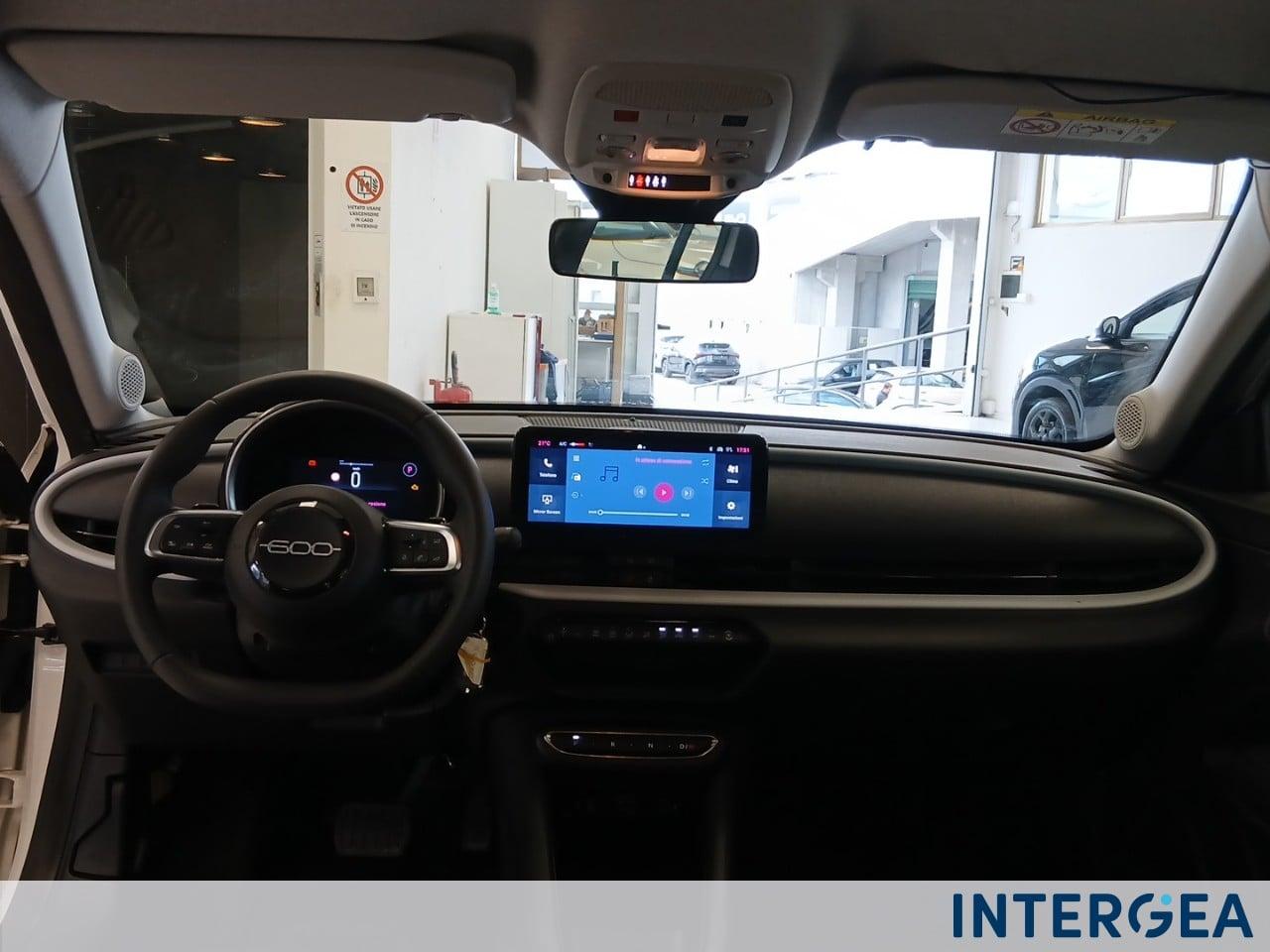 FIAT 600 1.2 hybrid 110cv auto