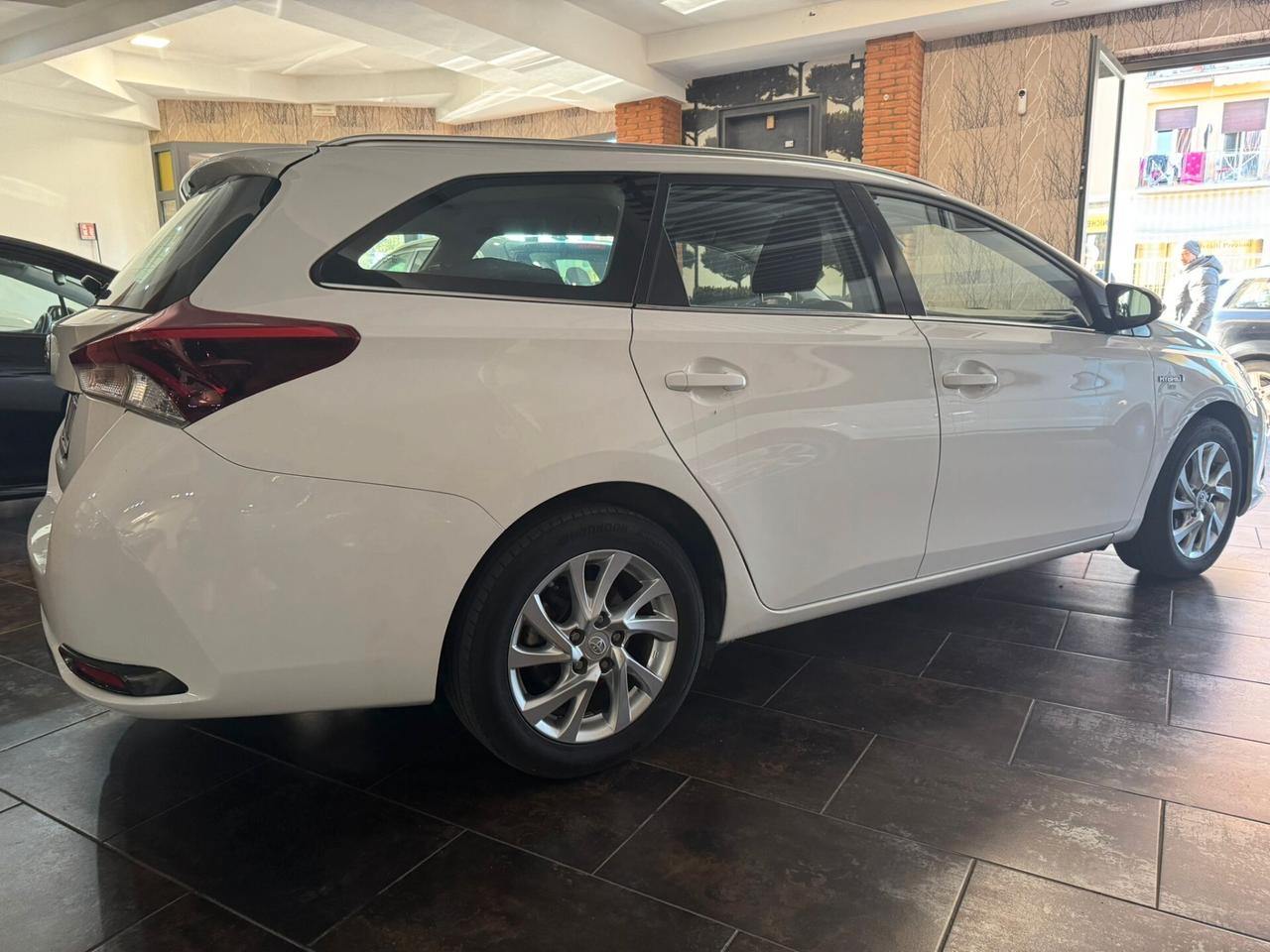 Toyota Auris Touring Sports 1.8 Hybrid Business