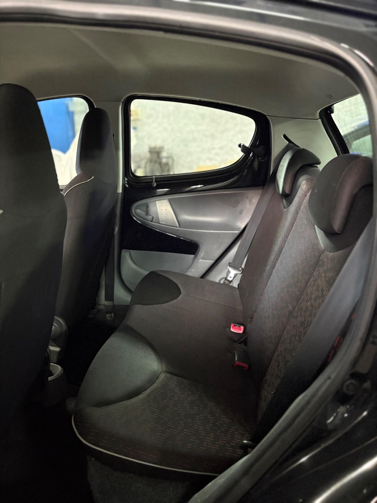 Peugeot 107 AUTOMATICA 1.0 BENZ 5 porte