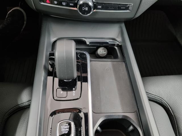 VOLVO XC60 T6 Recharge Plug-in Hybrid AWD automatico Plus Dar