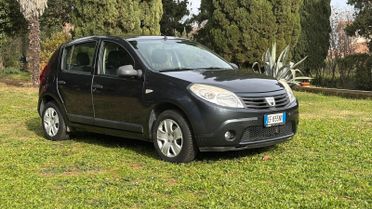 Dacia Sandero 1.2 16V Lauréate GPL 2010 NEOP leggi testo
