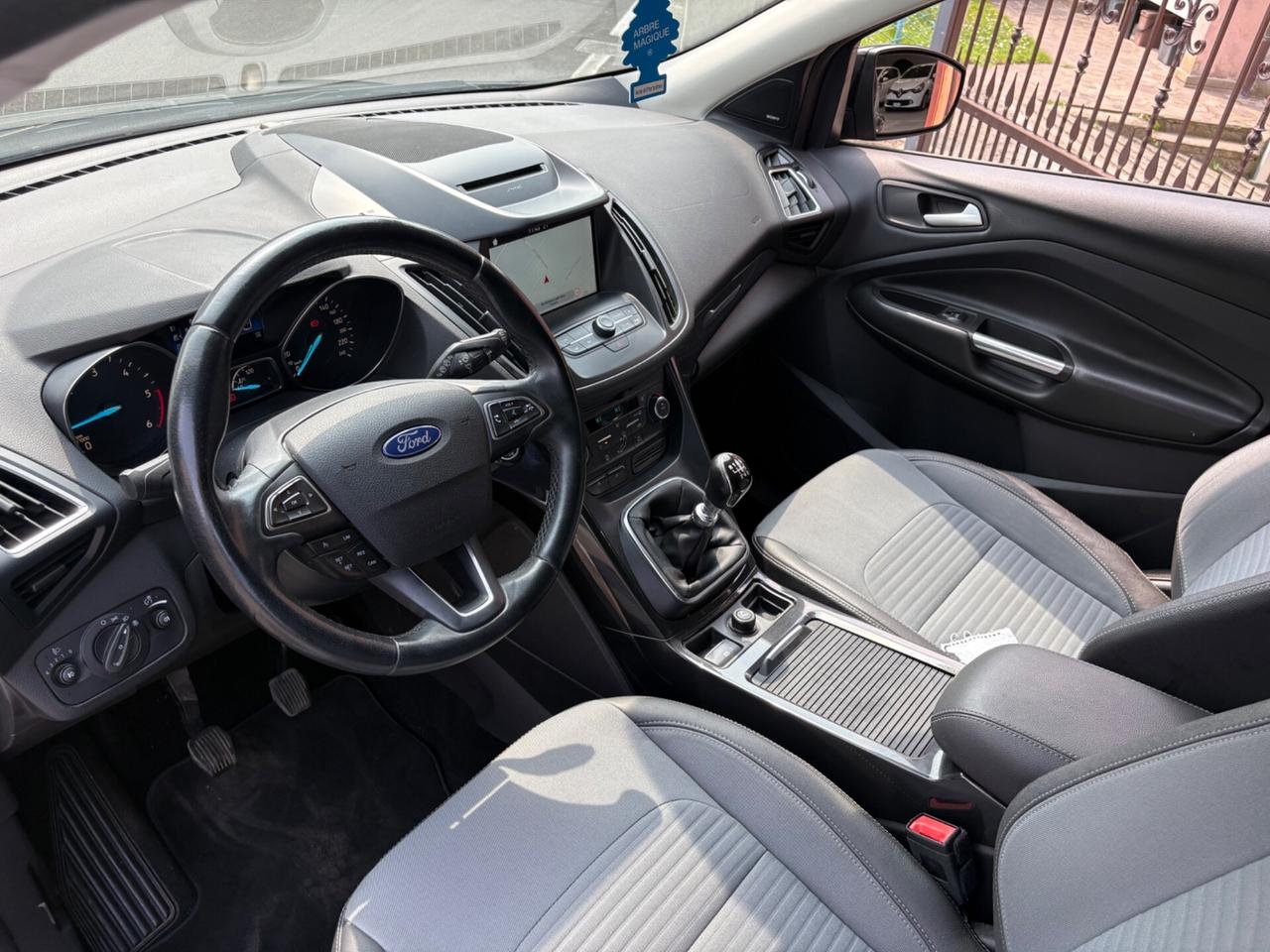 Ford Kuga 1.5 TDCI 120 CV S&S 2WD Titanium