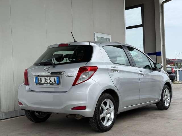 Toyota Yaris Yaris III 2011 5p 1.0