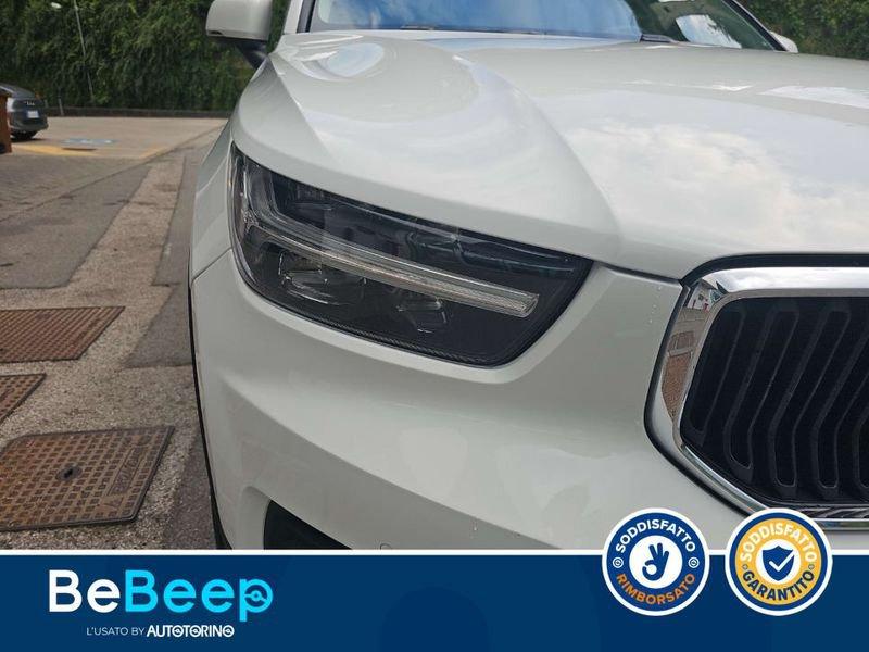 Volvo XC40 2.0 D4 MOMENTUM PRO AWD GEARTRONIC MY21