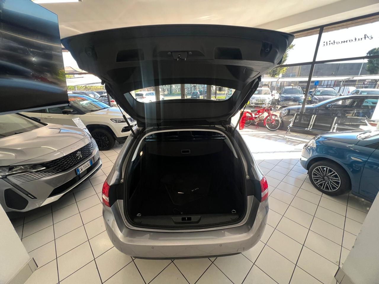 Peugeot 308 BlueHDi 150 S&S SW Allure
