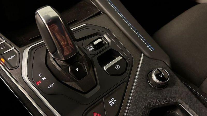 Lynk & Co 01 01 PHEV