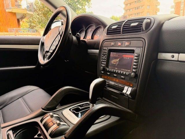 PORSCHE Cayenne 3.2 V6 cat BLACK EDITION