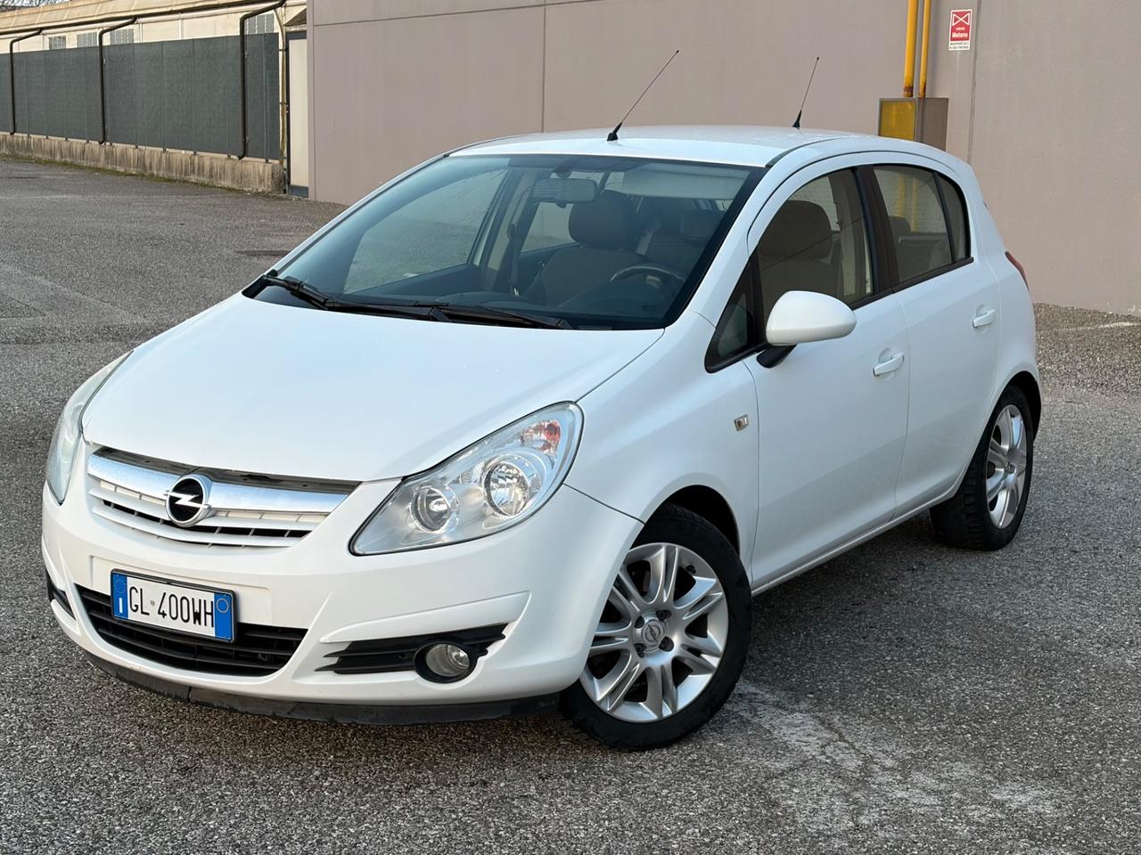 Opel Corsa 1.3 diesel 2009 cambio automatico