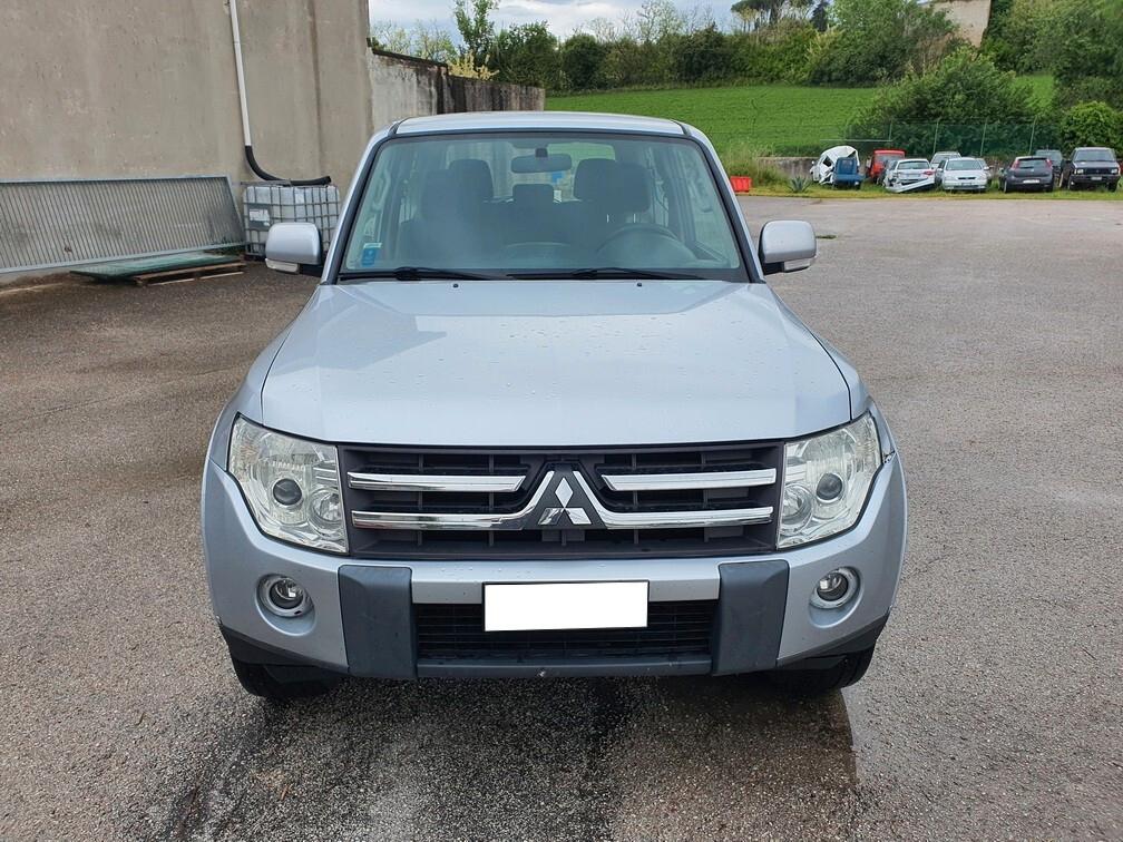 Mitsubishi Pajero IV 3.2 16V DI-D 160CV 3p. GLX