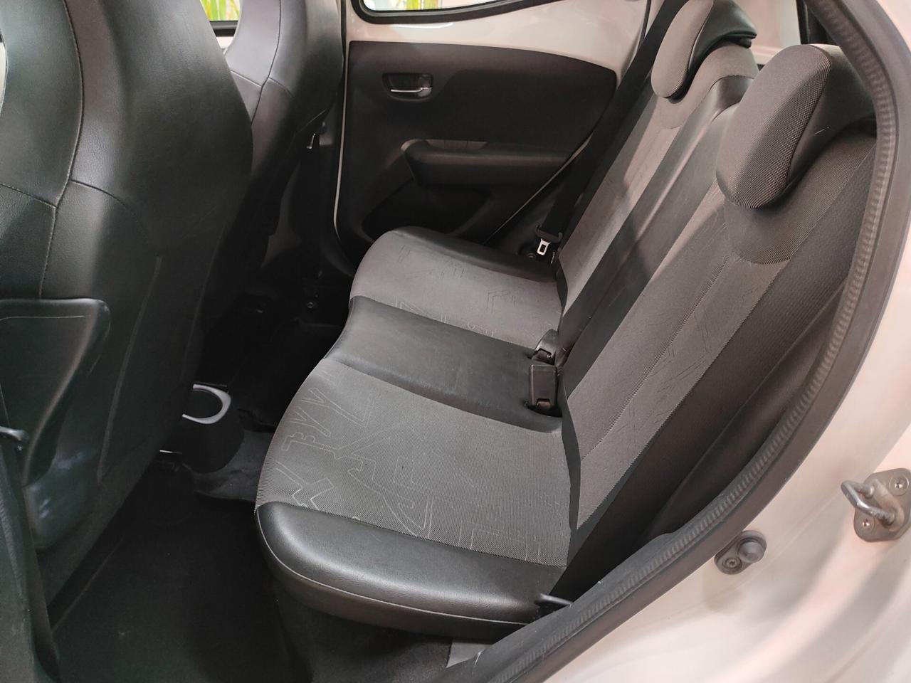 Toyota Aygo 1.0 VVT-i 69 CV 5 porte x-cite