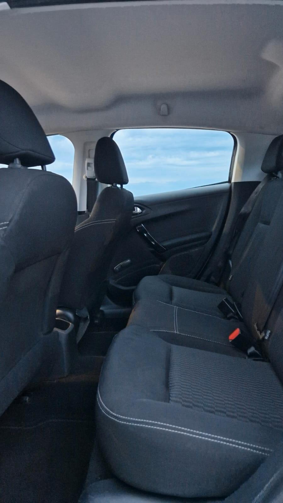 Peugeot 208 PureTech 82 5 porte Allure