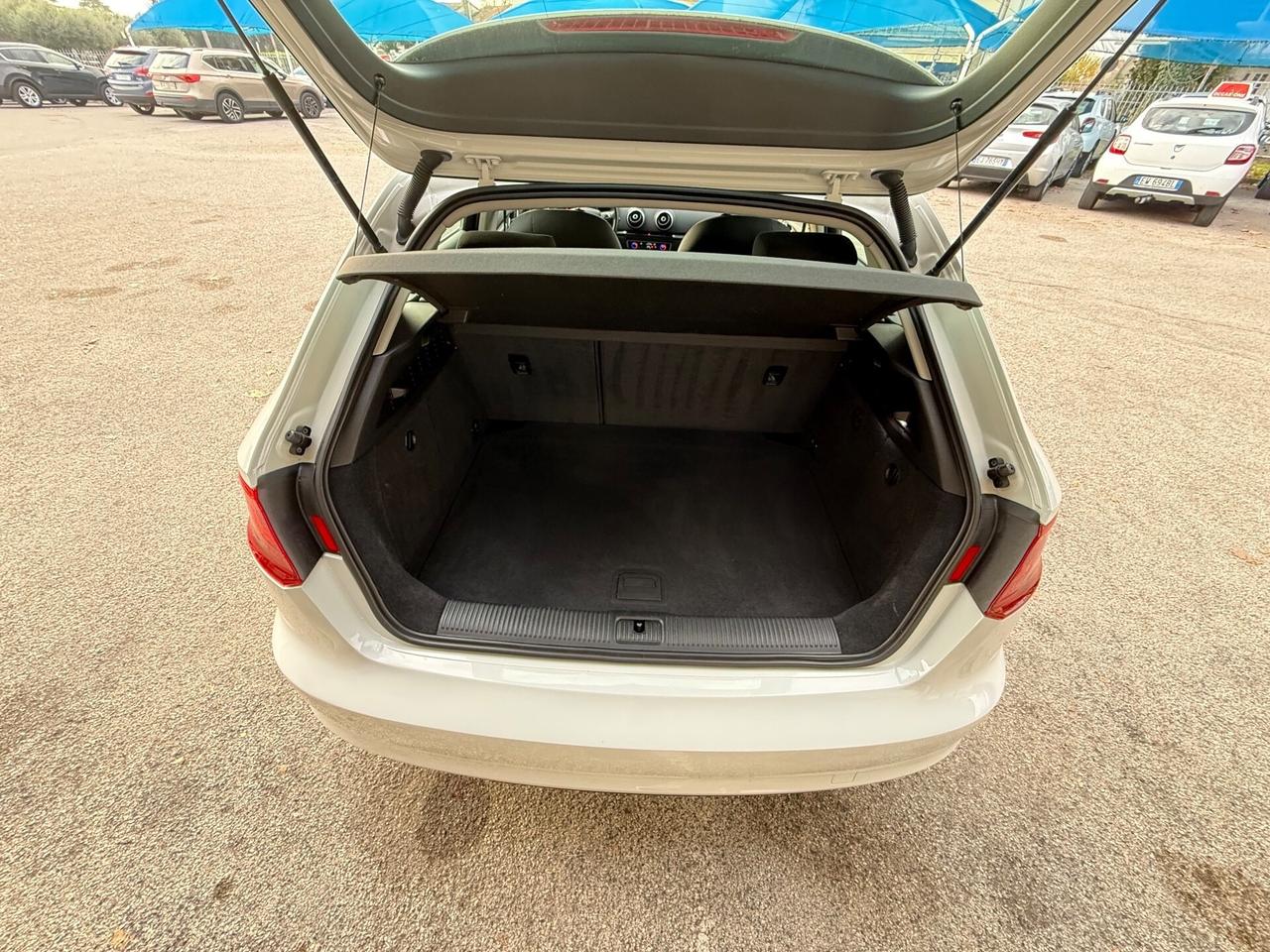 Audi A3 1.6 TDI S tronic 110 CV - Neopatentati