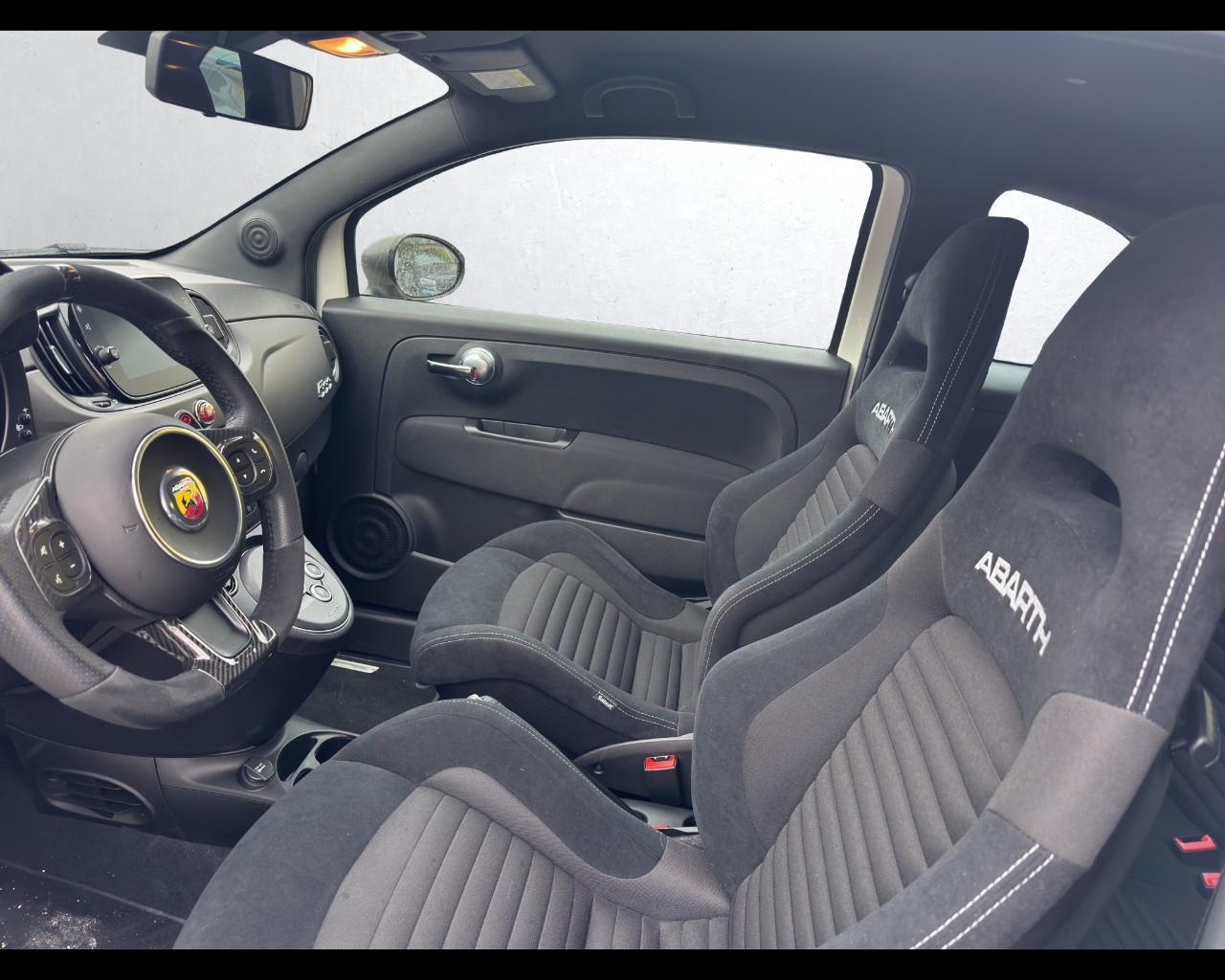 ABARTH 695 - 695 1.4 Turbo T-Jet 180 CV M.T.A.