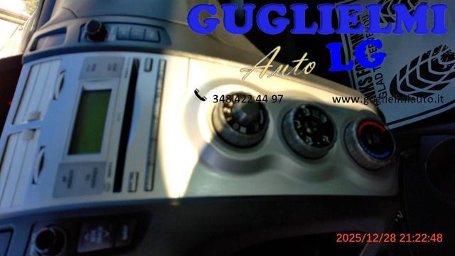 TOYOTA Yaris 1.3 5 porte Sol