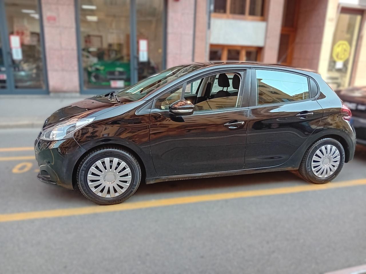 Peugeot 208 - APERTI AD AGOSTO