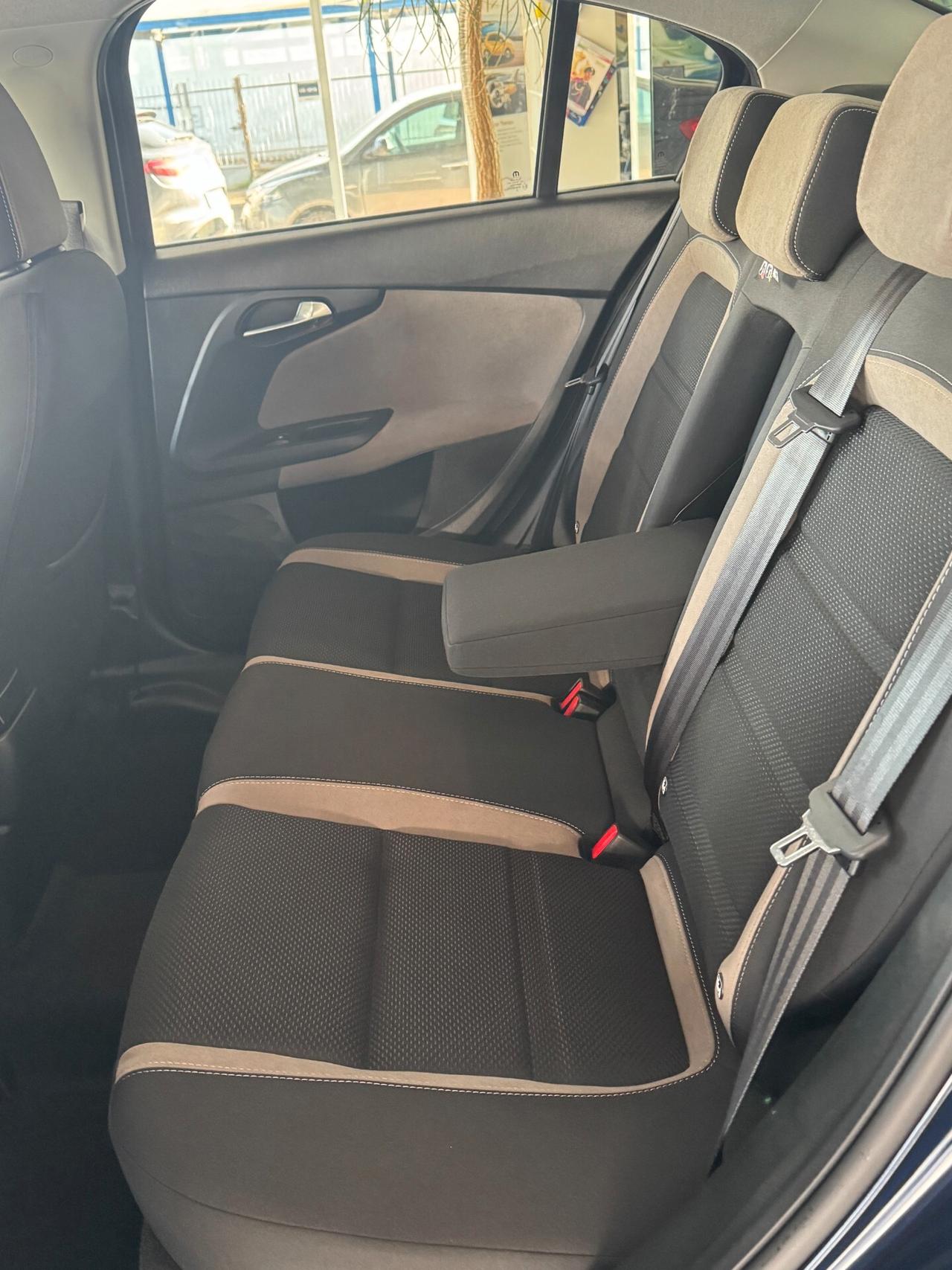 TIPO BERLINA KM 20000 FULL OPTIONAL