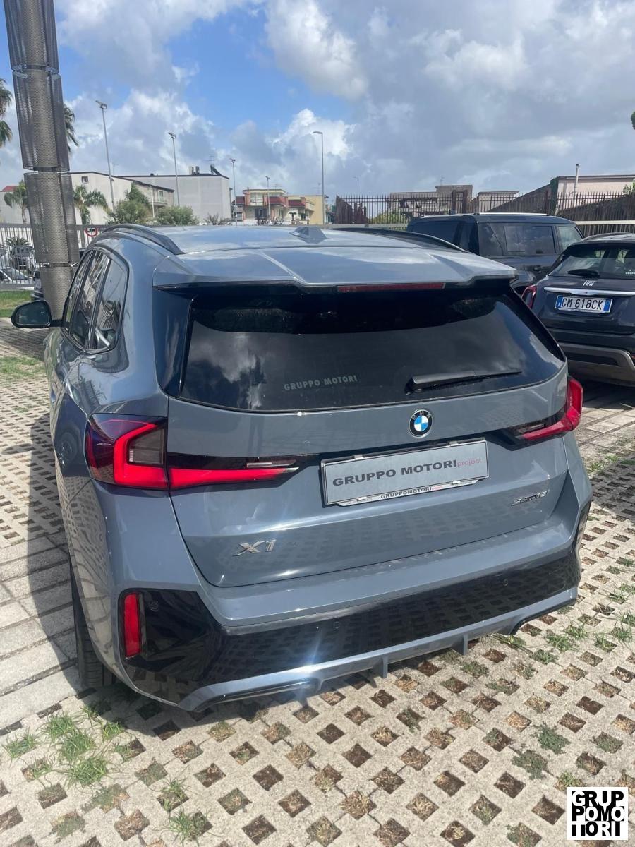 BMW - X1 - sDrive18i Msport