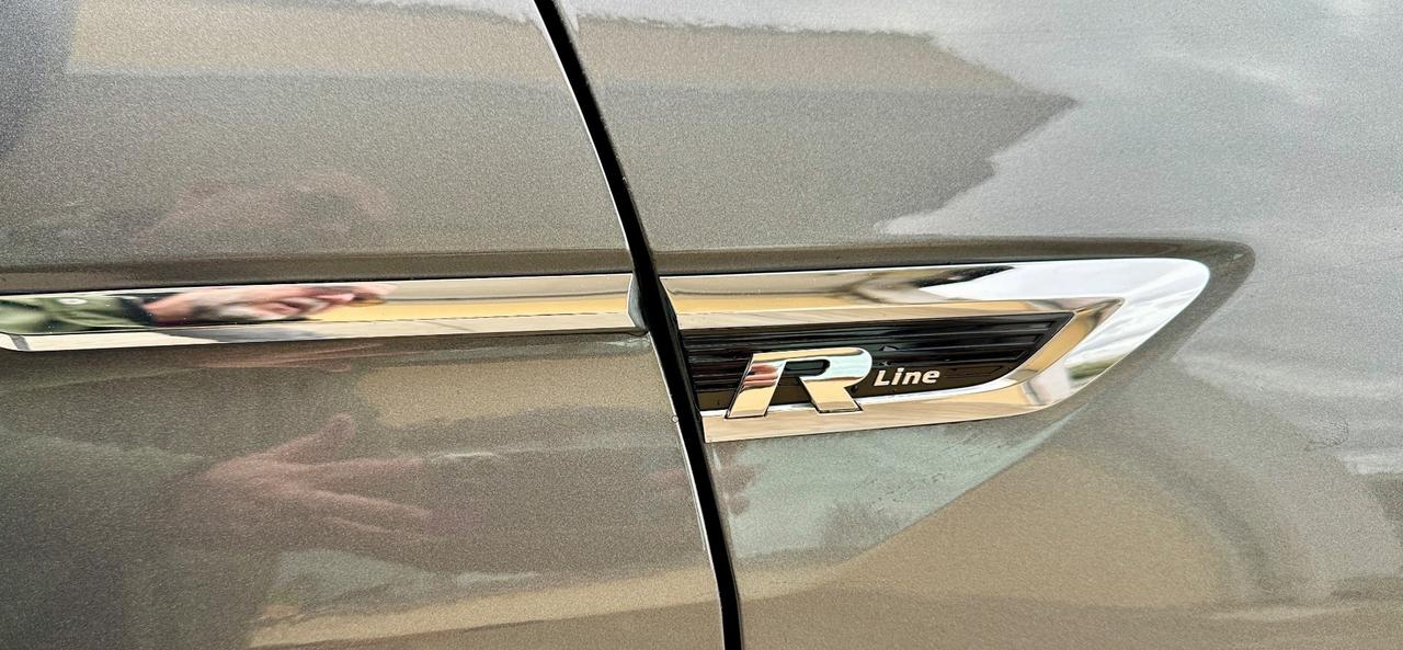 Volkswagen Tiguan 1.6 TDI R-LINE