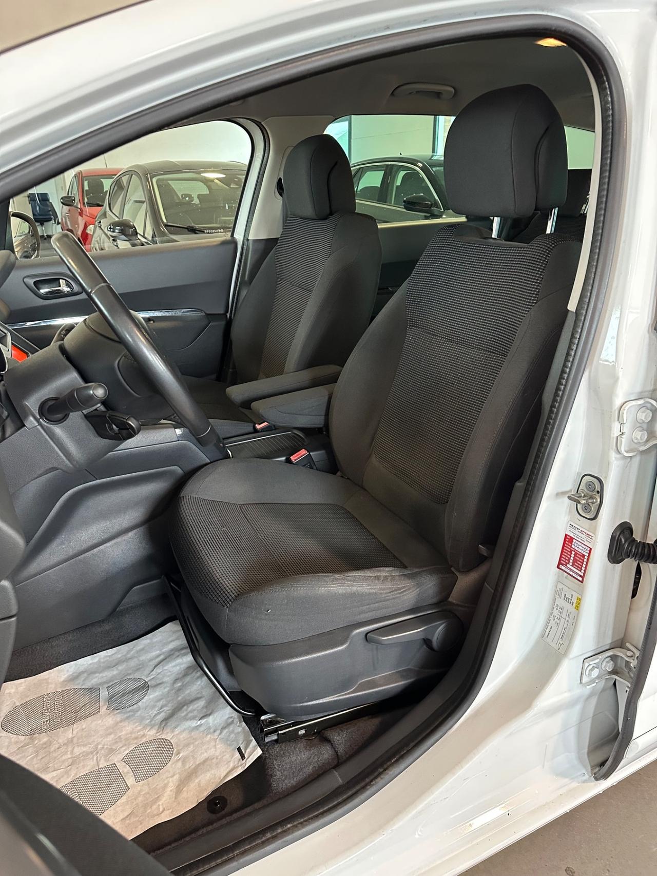 Peugeot 5008 BlueHDi 120 S&S Allure