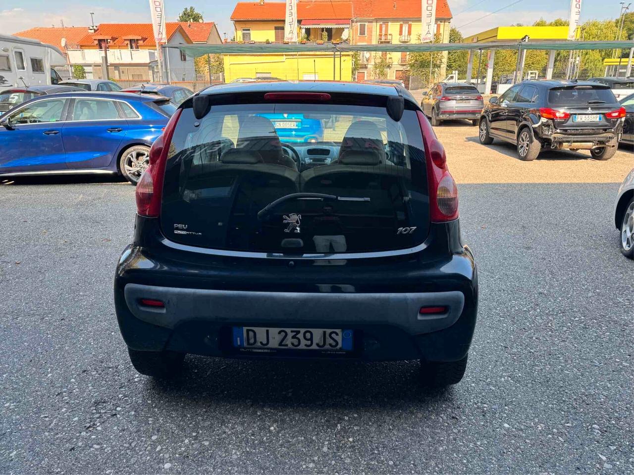 Peugeot 107 1.0 68CV 3p. Sweet Years 2Tronic