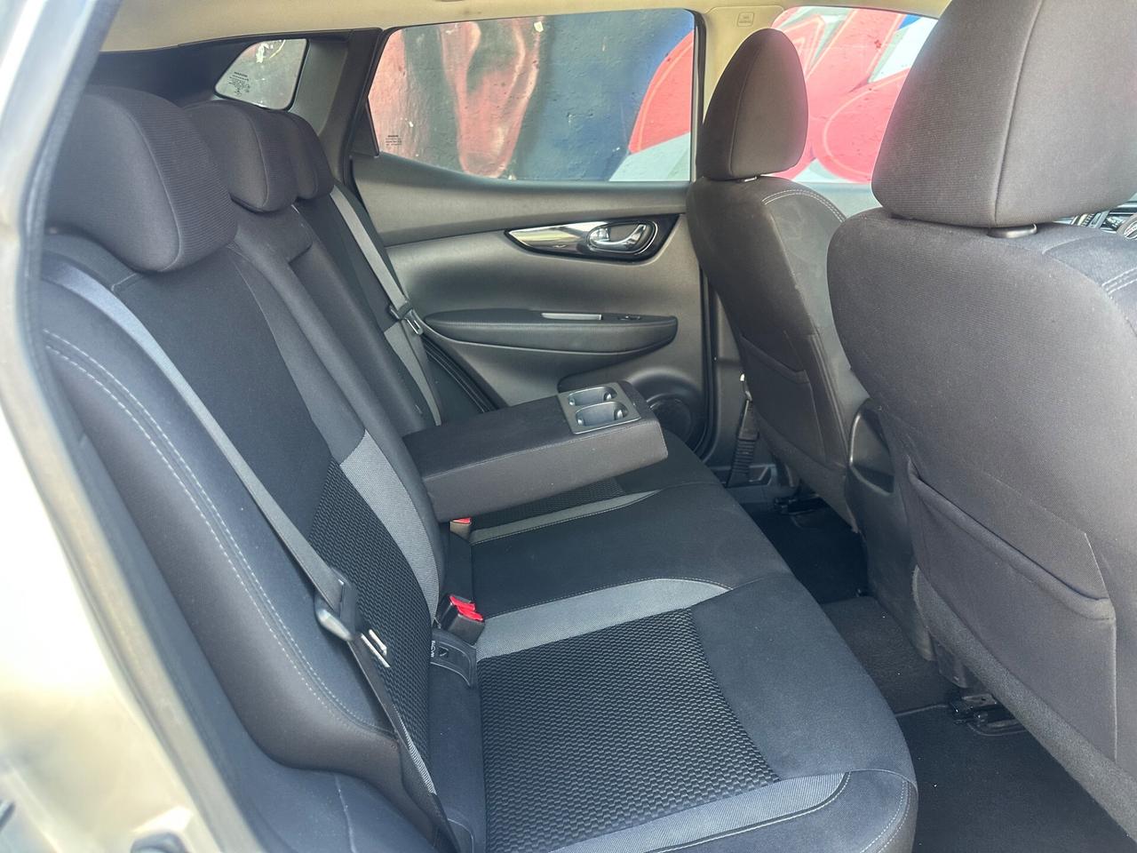 NISSAN QASHQAI 1.5 116CV AUTOM+NAVI+R.CAMERA+LED