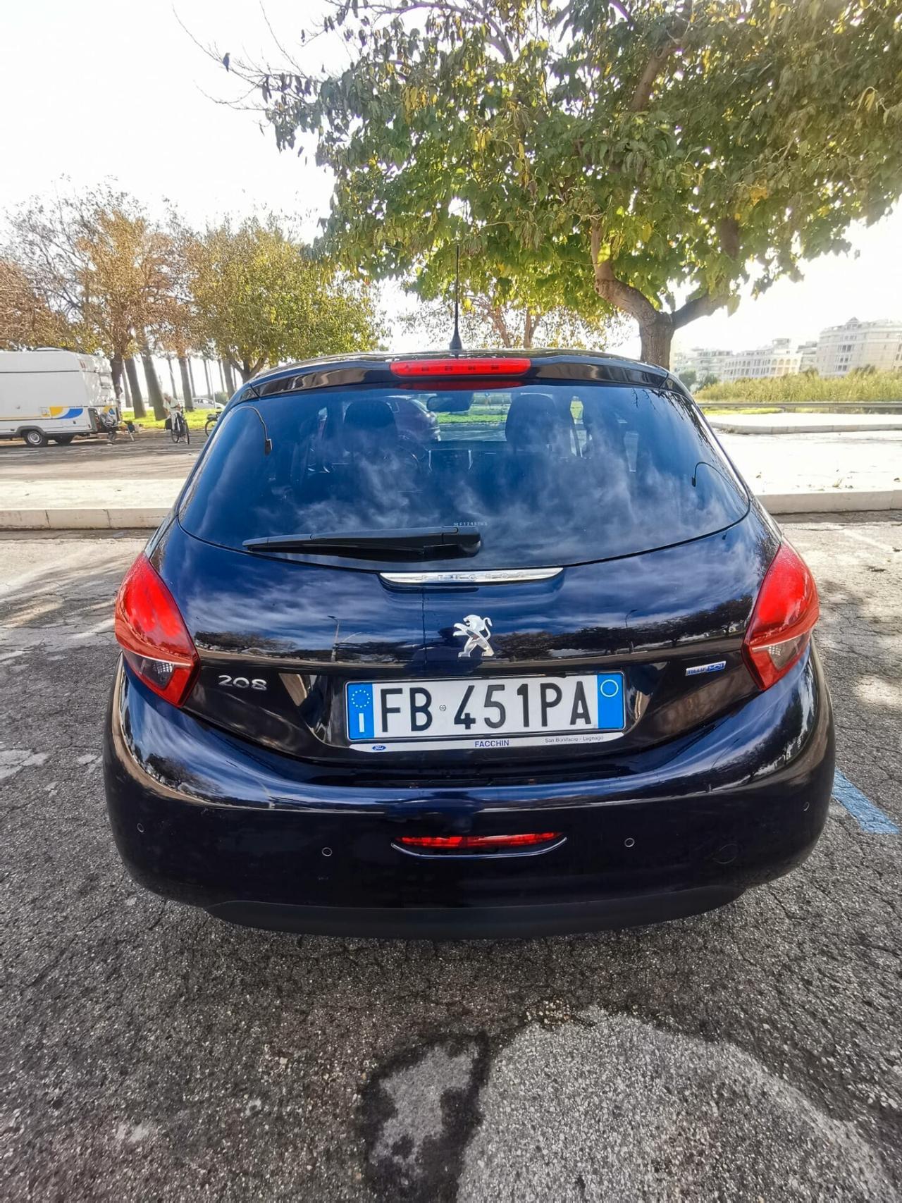 Peugeot 208 BlueHDi 100 5 porte Allure 11/2015