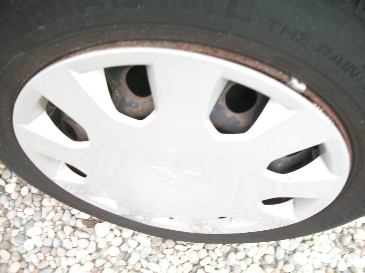 Mitsubishi Colt 1.332 SI NUOVI PATENTATI GARANZIA UN ANNO POCHISIMI KM TALIANDATI DICHIARATI