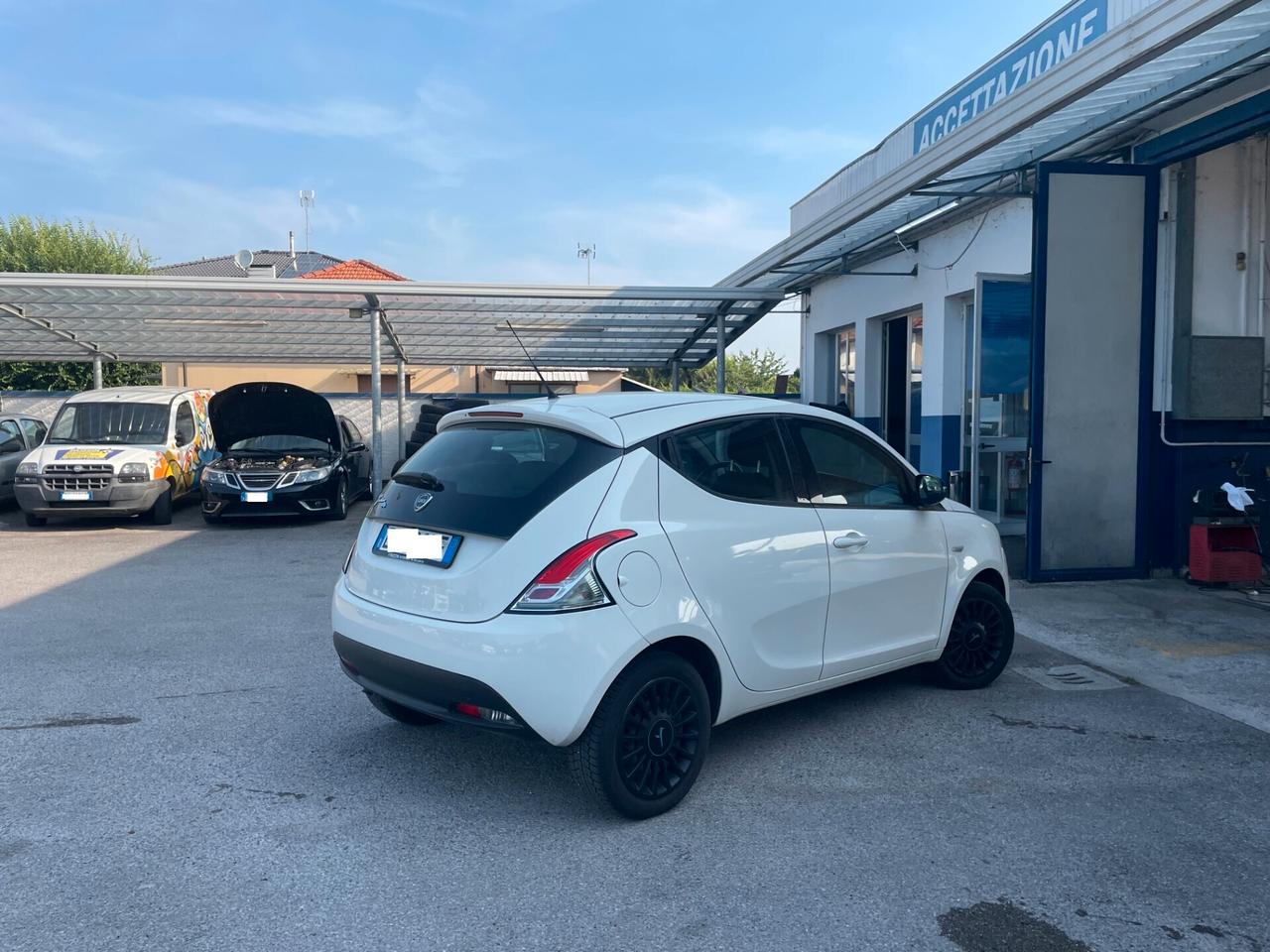 Lancia Ypsilon 1.2 69 CV 5 porte GPL Ecochic Elefantino