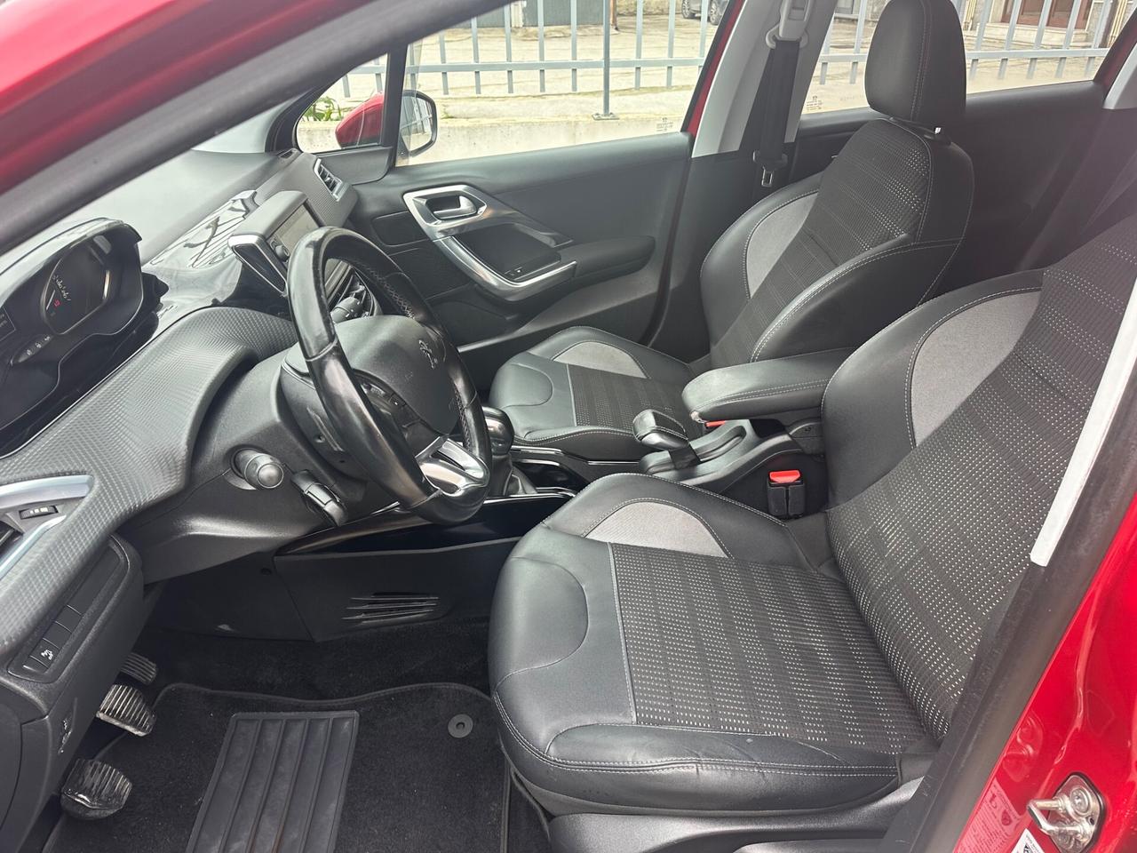 Peugeot 2008 BlueHDi 100 Allure
