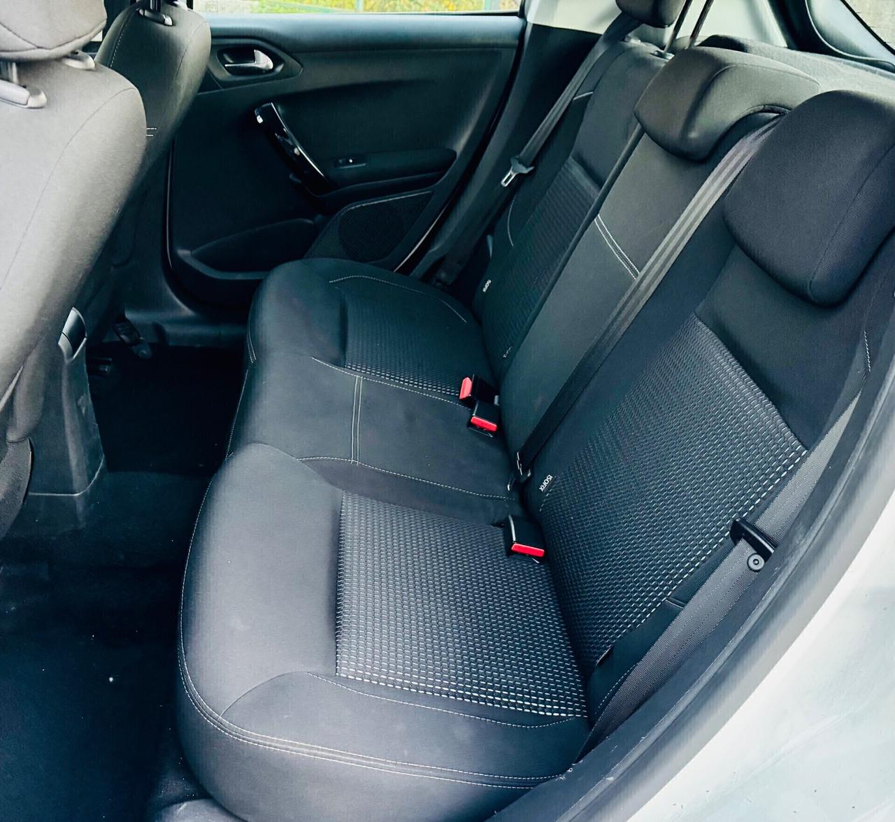 Peugeot 208 PureTech 82 5 porte Allure Ok Neopatentati