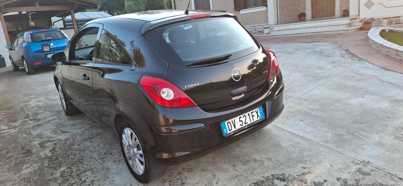 Opel Corsa 1.2 3 porte Club