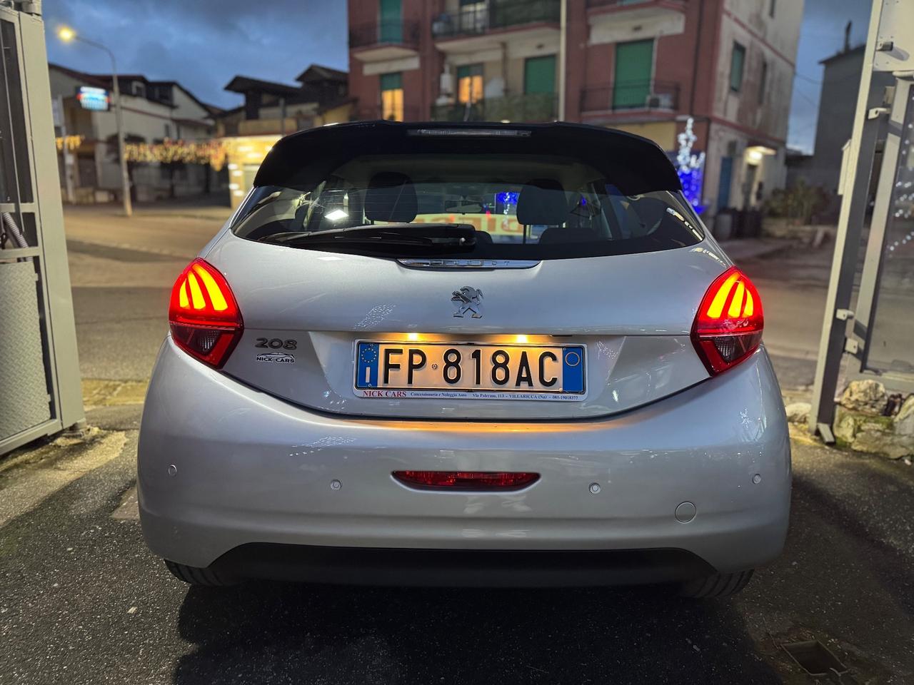 Peugeot 208 BlueHDi 75 5 porte Black Line