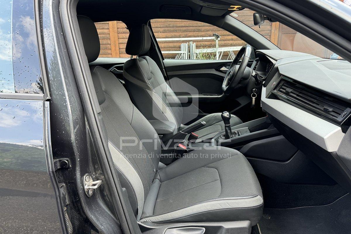 AUDI A1 citycarver 30 TFSI Identity Contrast