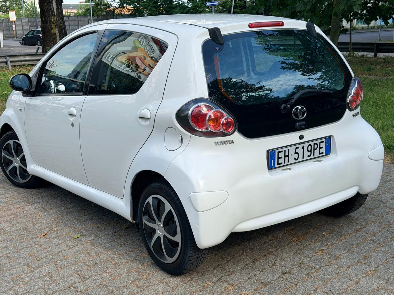 Toyota Aygo 1.0 12V VVT-i 5 porte Sol Connect
