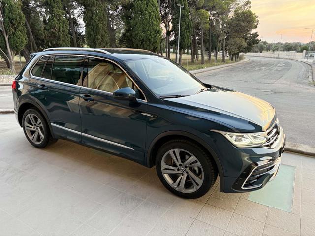 VOLKSWAGEN Tiguan 2.0 TDI 150 CV SCR DSG R-Line LUCI AMBIENTE