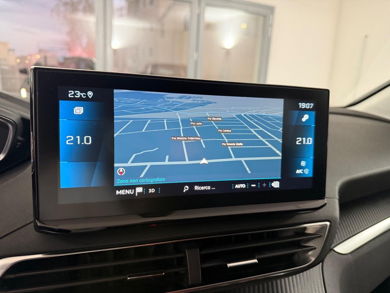Peugeot 3008 BlueHDi 130 S&S EAT8 Allure