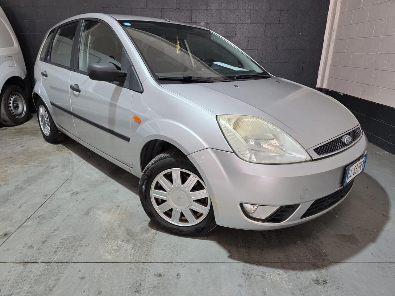 Ford Fiesta 1.2 16V 5p. Ghia