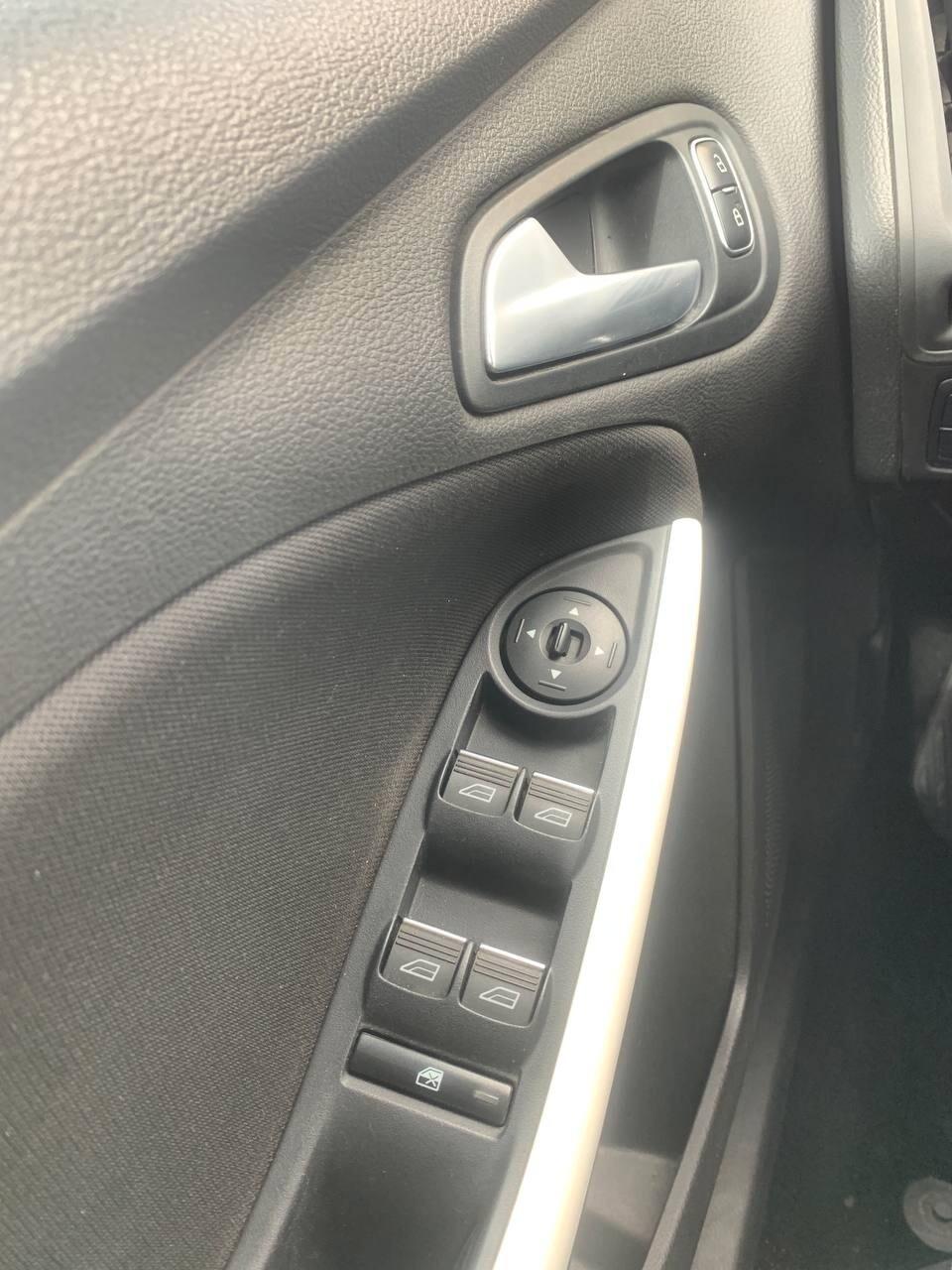 Ford Focus 1.5 TDCi 120 CV - ST Line - UNIPRO