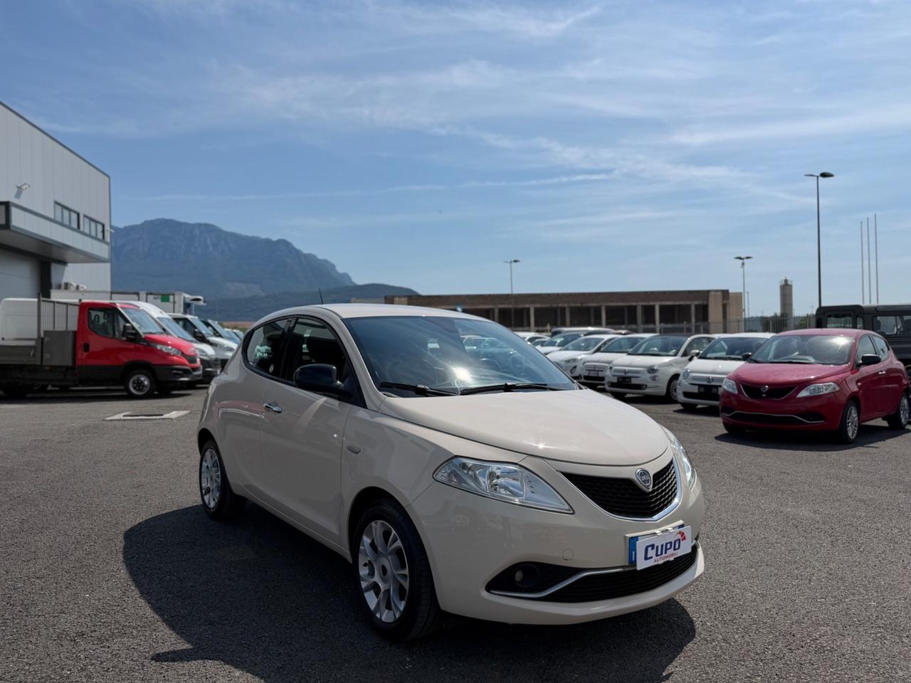 Lancia Ypsilon 1.2 69 CV 5 porte Gold Opening Edition